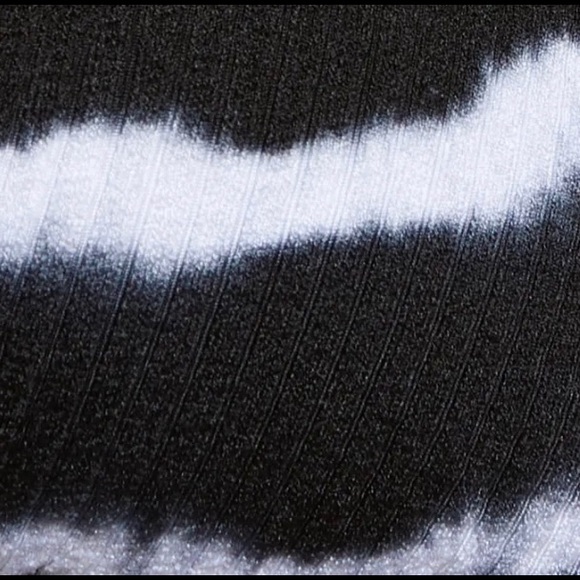 NWOT BECCA Iconic Cheryl Tie-Dye Triangle Bikini Top - Picture 9 of 12